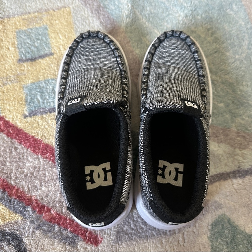 DC Kids Black and Gray Slip-On Sneakers Size 12 - Picture 3 of 7